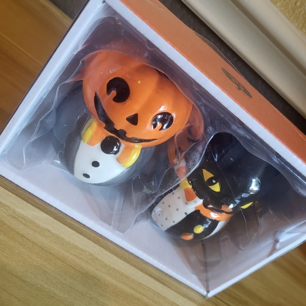 Jack O' Lantern Lane Halloween Pumpkin Black Cat Salt Pepper Shakers NEW